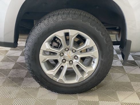 Used 2024 Chevrolet Silverado 1500 LTZ w/ LTZ Convenience Package II AWD/4WD image 39