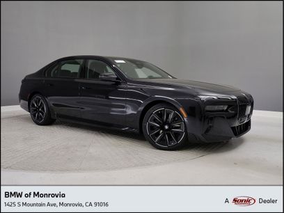 New 2025 BMW 760i xDrive w/ Premium Package