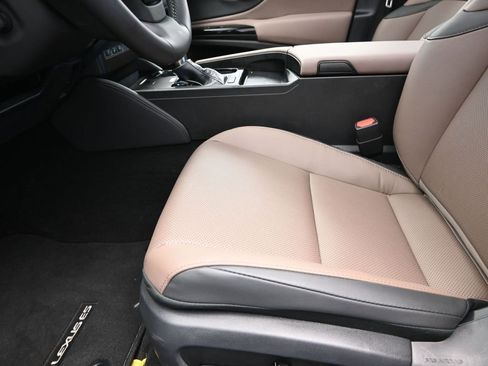 Certified 2025 Lexus ES 350 w/ Premium Package image 13