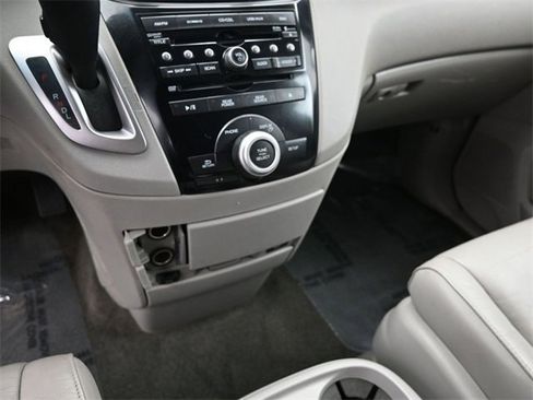Used 2012 Honda Odyssey EX-L image 21