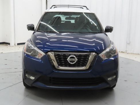 Used 2018 Nissan Kicks SR w/ Premium Package FWD image 9