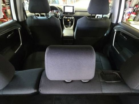 Used 2025 Toyota RAV4 XLE AWD/4WD image 16