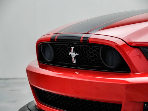 Used 2013 Ford Mustang Boss 302 w/ Boss 302 Accessory Pkg RWD image 30