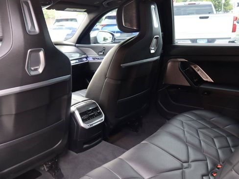Used 2024 BMW 740i RWD image 20