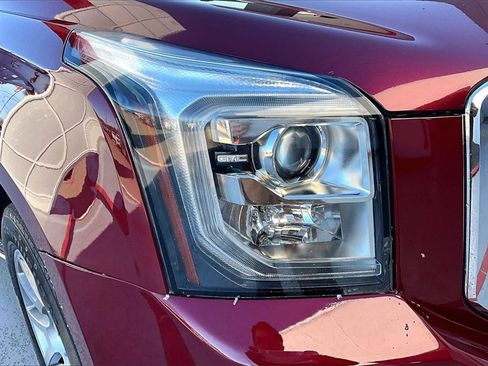 Used 2020 GMC Yukon XL Denali image 30