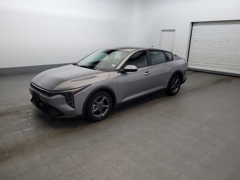Used 2025 Kia K4 FWD image 2