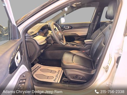 Used 2025 Jeep Compass Limited AWD/4WD image 14