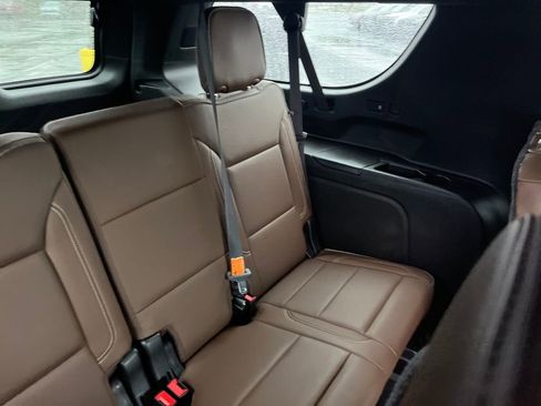 Used 2021 Chevrolet Suburban High Country image 32