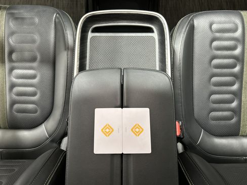 Used 2024 Rivian R1S Adventure AWD/4WD image 30