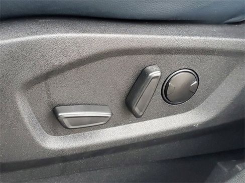 Used 2024 Ford Edge SEL w/ Sport Appearance Package image 13