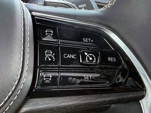 Used 2023 Jeep Grand Cherokee L Overland AWD/4WD image 25