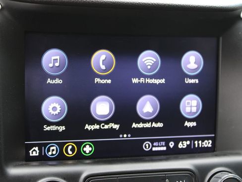 Used 2024 GMC Terrain SLT image 34