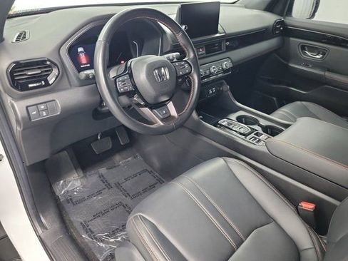Certified 2024 Honda Pilot TrailSport image 20