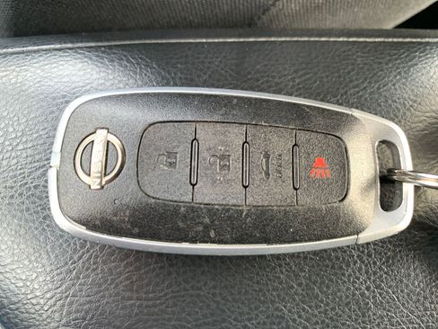 Used 2025 Nissan Versa SV image 21