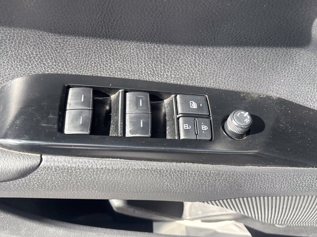 Used 2025 Toyota Camry LE FWD image 8