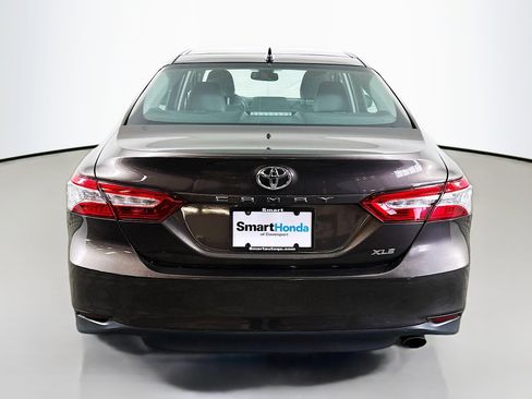 Used 2019 Toyota Camry XLE image 6