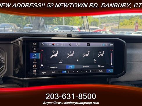 Used 2024 Jeep Wrangler Unlimited w/ Convenience Group AWD/4WD image 15