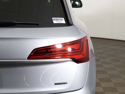 Used 2023 Audi Q5 2.0T Premium w/ Convenience Package image 16
