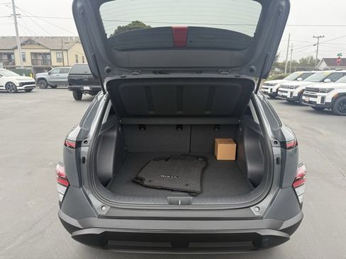 Used 2025 Hyundai Kona SEL image 11