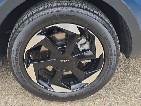 Used 2025 Kia Sorento EX image 32