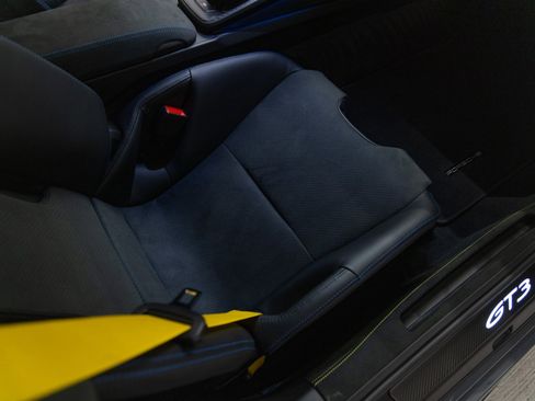 Used 2025 Porsche 911 GT3 image 44