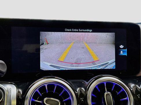 Used 2022 Mercedes-Benz GLB 250 4MATIC image 14