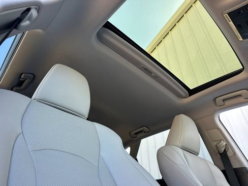 Used 2020 Lexus RX 350L Premium w/ Premium Package AWD/4WD image 17