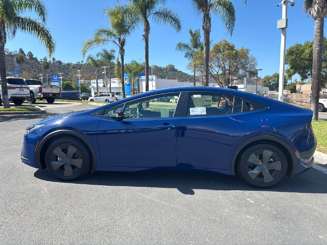 New 2027 Toyota Prius LE FWD image 6