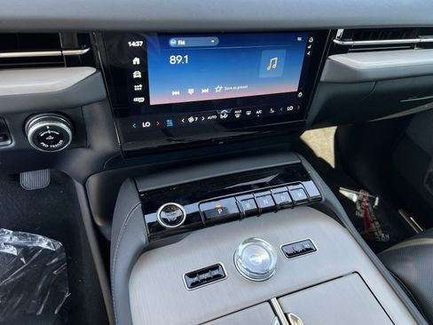 New 2025 Lincoln Navigator L Reserve image 17