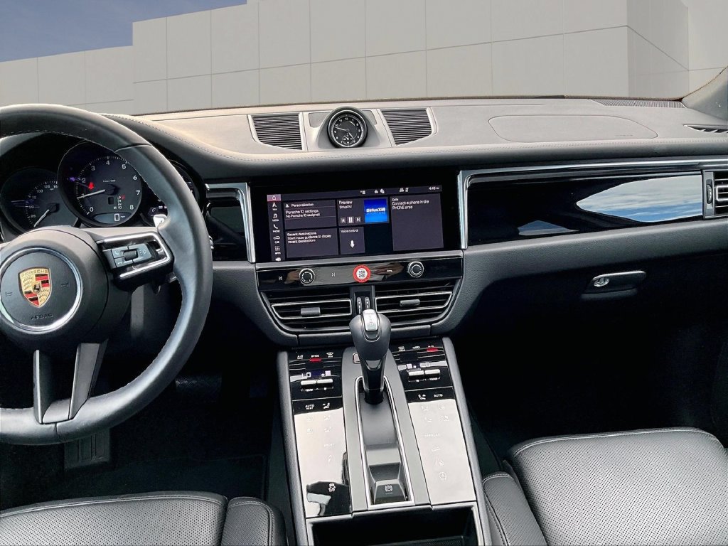 Certified 2026 Porsche Macan AWD/4WD image 16