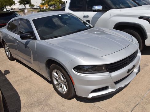 Used 2023 Dodge Charger SXT w/ Cold Weather Package RWD image 4
