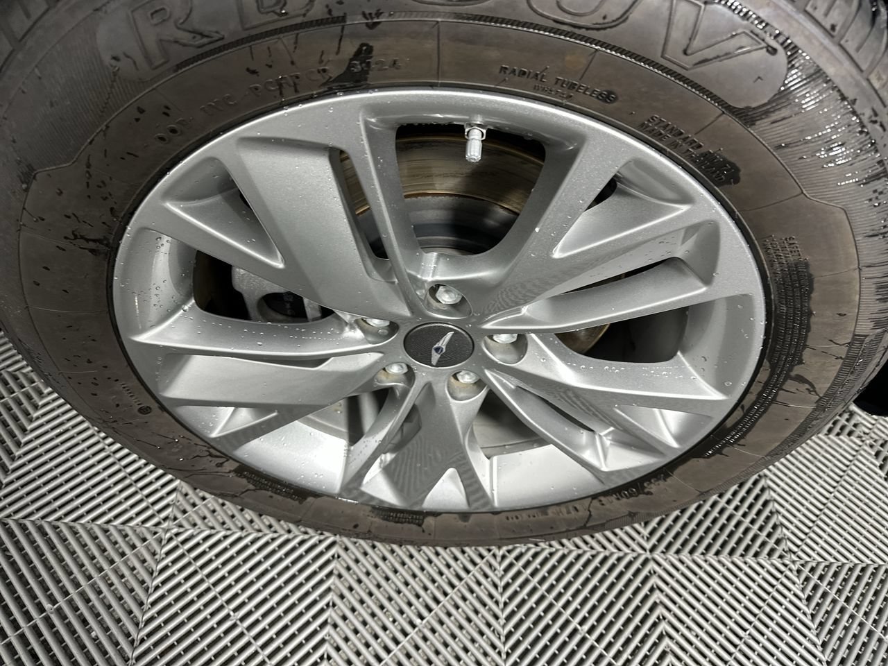 Used 2022 Genesis GV70 2.5T AWD/4WD image 21