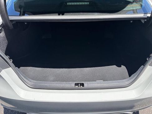 Used 2023 Toyota Camry SE FWD image 3