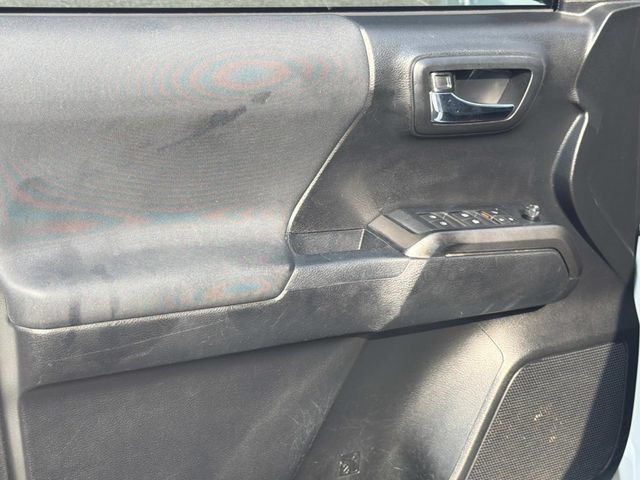 Used 2019 Toyota Tacoma TRD Off-Road AWD/4WD image 13