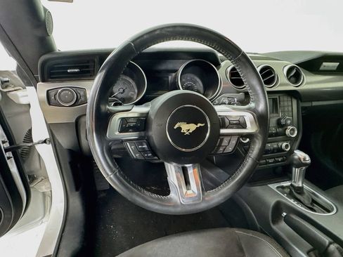 Used 2022 Ford Mustang GT w/ Black Accent Package RWD image 12