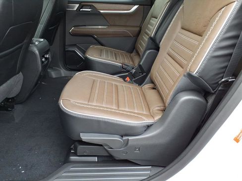 New 2026 GMC Acadia Denali Ultimate image 13