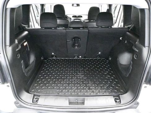 Used 2020 Jeep Renegade Altitude image 37