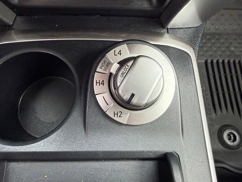 Used 2020 Toyota 4Runner SR5 AWD/4WD image 24