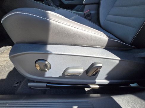 New 2026 Volkswagen Jetta SE FWD image 14