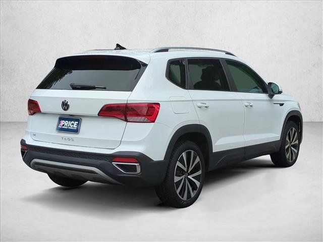 Used 2022 Volkswagen Taos SE FWD image 5