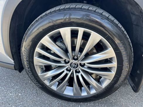 Used 2022 Toyota Highlander Platinum image 36