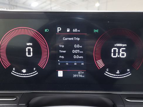 Used 2025 Hyundai Kona SEL image 11