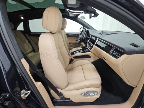Used 2023 Porsche Macan AWD/4WD image 13