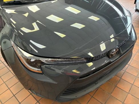 Used 2025 Toyota Corolla LE image 2