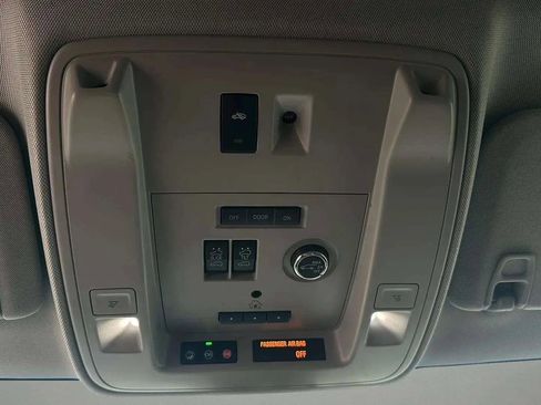 Used 2019 Cadillac Escalade ESV Premium Luxury image 51