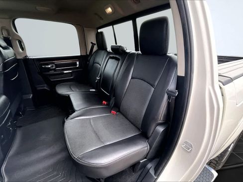 Used 2016 RAM 1500 Laramie image 13