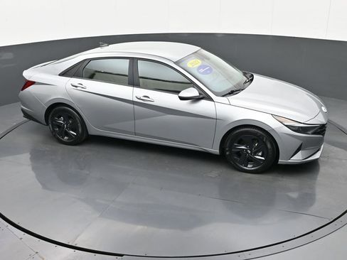 Used 2023 Hyundai Elantra SEL w/ Preferred Accessory Package image 26