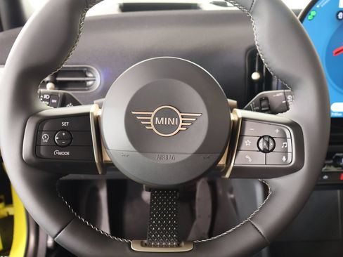 New 2026 MINI Cooper 4-Door Hardtop FWD image 3