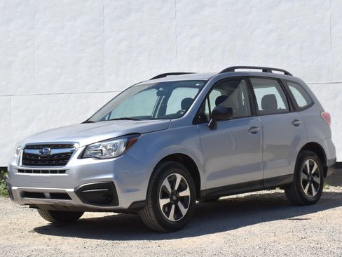 Used 2018 Subaru Forester 2.5i w/ Alloy Wheel Package AWD/4WD image 8