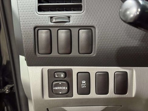 Used 2012 Toyota Tacoma 2WD Access Cab w/ SR5 Pkg image 17
